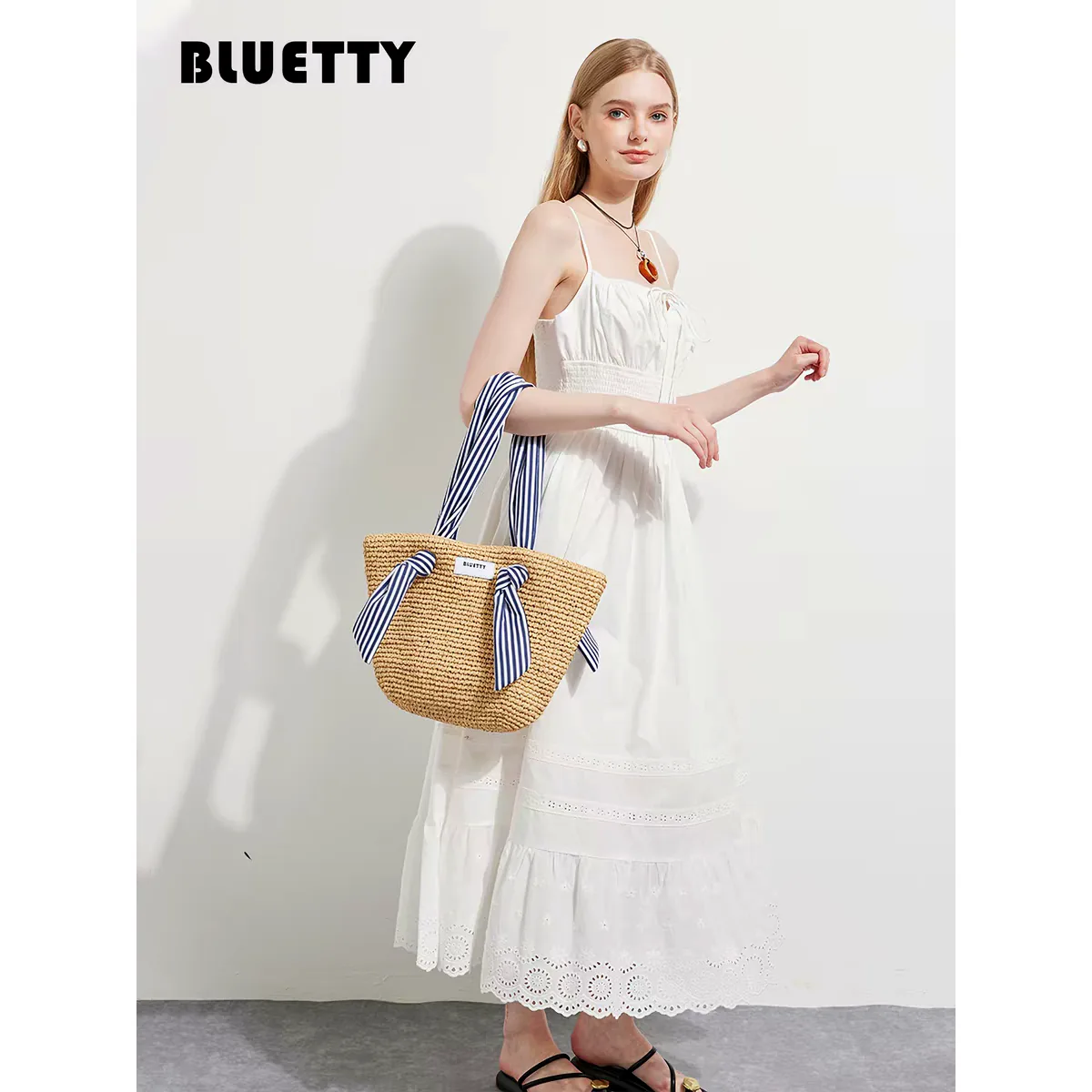 Resort Style Straw Hat 08 Resort Style Straw Hat 08 made with natural raffia and woven straw for summer resort collections